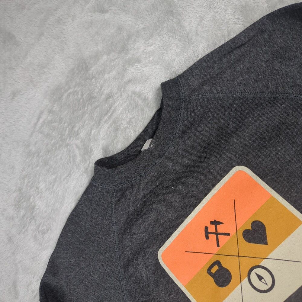 QALO Crewneck Sweatshirt Mens Small Charcoal Fleece Outdoor Fitness Jumper S